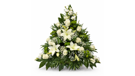 Centro de flores compuesto por palmito, helecho chico, aralia, aspidistra, paniculata, rosas, gladiolo, lilium, margaritas, cris