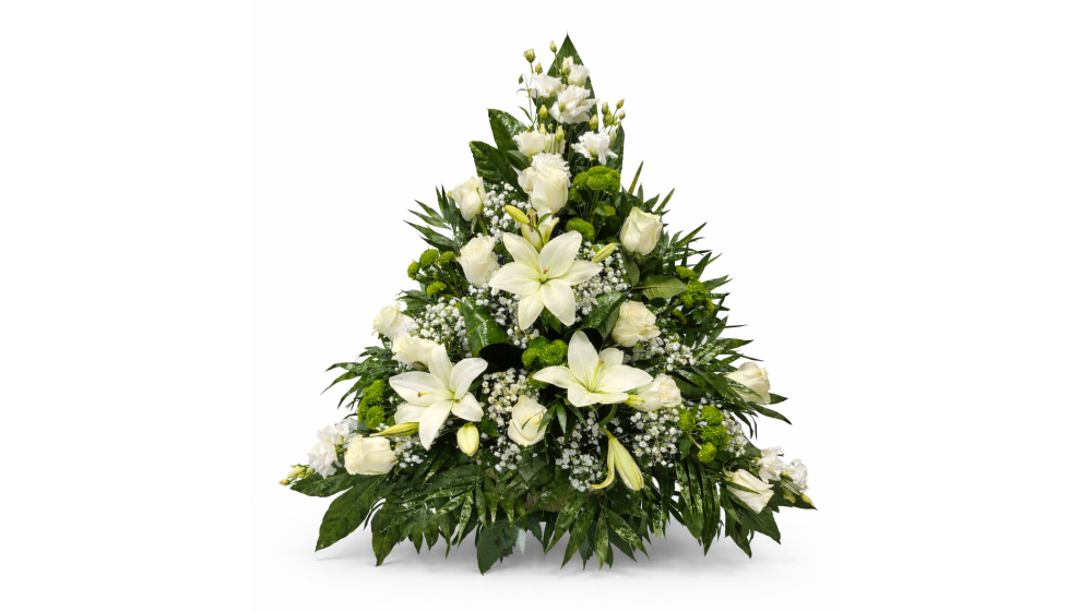 Centro de flores compuesto por palmito, helecho chico, aralia, aspidistra, paniculata, rosas, gladiolo, lilium, margaritas, cris