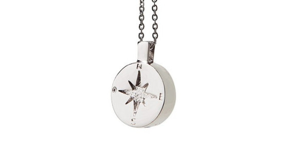 Colgante y cadena de acero Rosa de los Vientos, pequeño relicario para cenizas